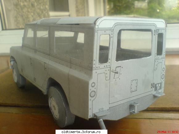 vand model landrover 109 1:18, carton partea din spate