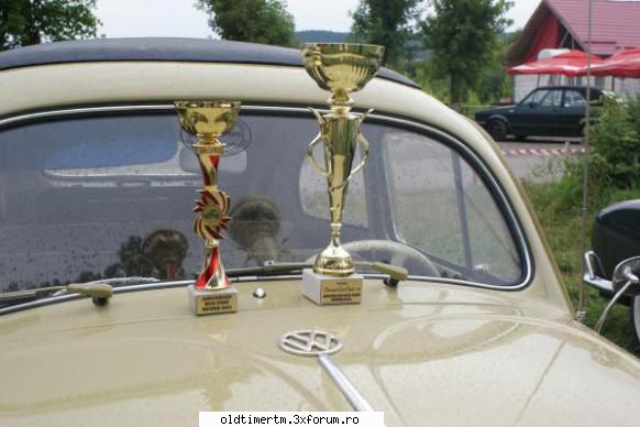 bug feest tg. mures cupele masina, care mi-a fost atribuit. una pentru premiul special inpreuna Simpatizant din Maramures