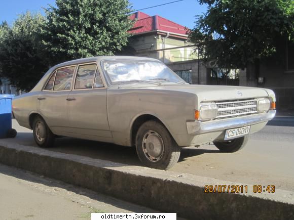 prin caransebes opel rekord 1900cred confundat taunusu opelu' asta...se afla strada taunus vazut