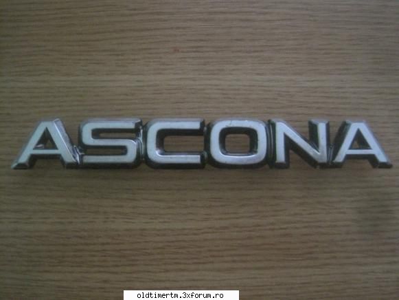 vand embleme emblemele uap, dacia aro s-au rekord lei (sunt doua)scris 1100 leiscris ascona leisigla