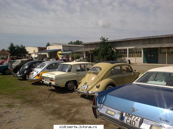 Intilnire de oldtimer Satu Mare - masini una si una - EVENIMENTE IN TARA