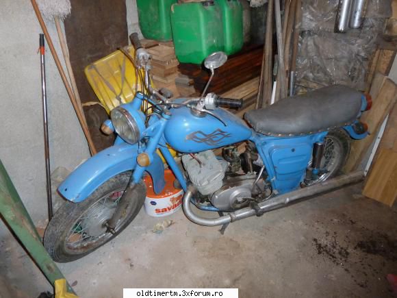 CUMPAR Motocicleta cu atas - Vand IJ planeta in 2 cilindri, rezervor lacrima - VANZARI/CUMPARARI AUTO/MOTO