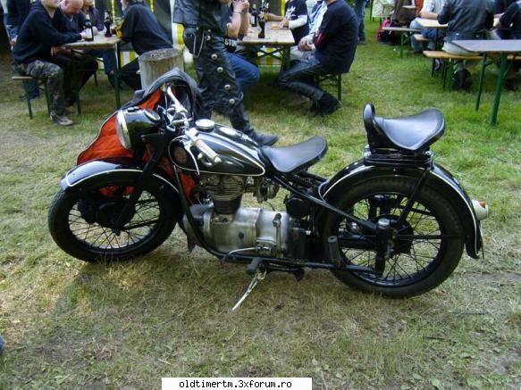 CUMPAR simson - Cumpar Simson-AWO 425 Touren poza este de model - VANZARI/CUMPARARI AUTO/MOTO