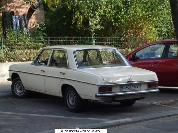 Clasice din Oltenia - excelenta masina, cu interior crem impecabil si - UNIVERSUL CLASICELOR
