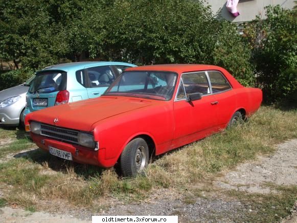 Clasice din Oltenia - Opel Rekord parea abandonat - UNIVERSUL CLASICELOR