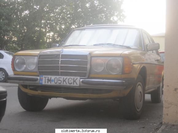 Clasice din Resita - si o cobra..Mercedes w123 - UNIVERSUL CLASICELOR