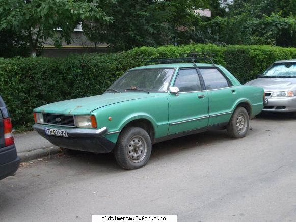 Clasice vazute pe strazile din Timisoara - Ford Taunus -parasit - UNIVERSUL CLASICELOR