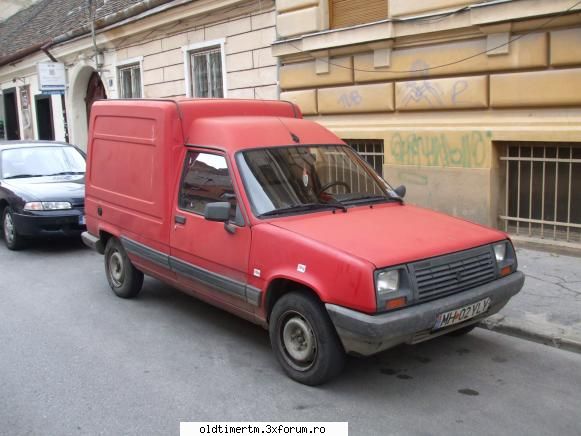 Clasice vazute pe strazile din Timisoara - cateva dubite Renault 5 Express - UNIVERSUL CLASICELOR