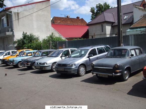 Clasice vazute pe strazile din Timisoara - incredibil dar in aceasta parcare au fost - UNIVERSUL CLASICELOR