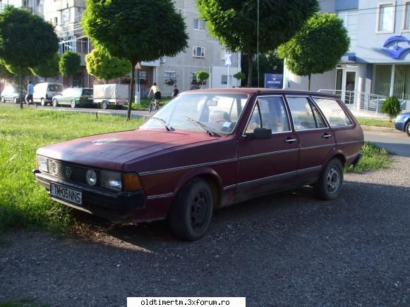 Clasice vazute pe strazile din Timisoara - am mai gasit cateva masini VW Passat 1 - UNIVERSUL CLASICELOR
