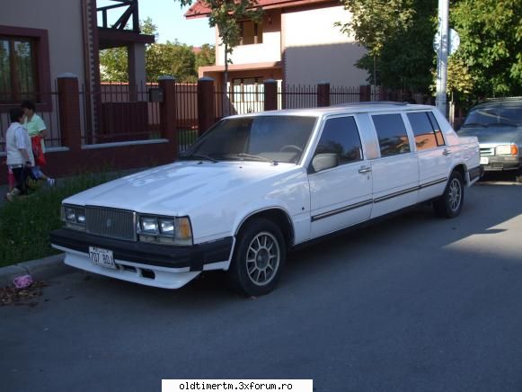 Clasice vazute pe strazile din Timisoara - si ceva foarte rar cred Volvo limuzina - UNIVERSUL CLASICELOR