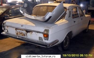 Clasice vazute pe strazile din Timisoara - volga M 24 din 1973 --in curs de restaurare - UNIVERSUL CLASICELOR