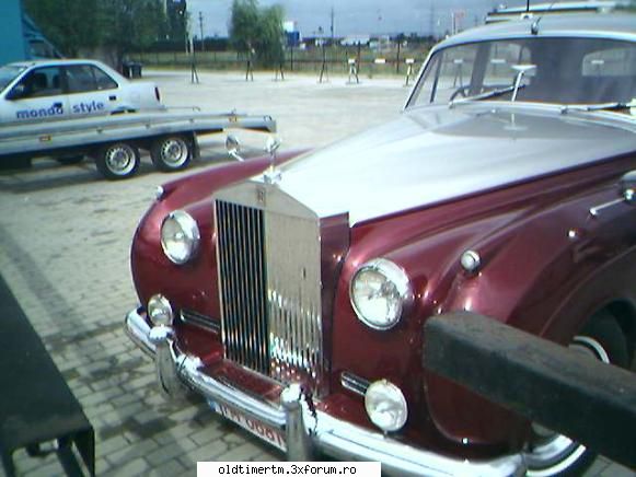 Clasice vazute pe strazile din Timisoara - uite poze cu rollsul de mai sus in curte la - UNIVERSUL CLASICELOR