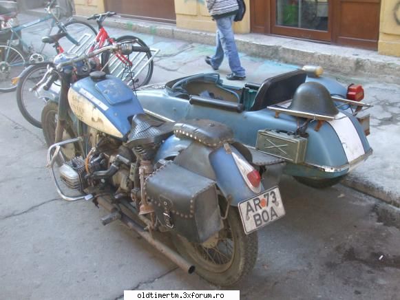 Clasice vazute pe strazile din Timisoara - interesante felinarele si casca de soldat - UNIVERSUL CLASICELOR