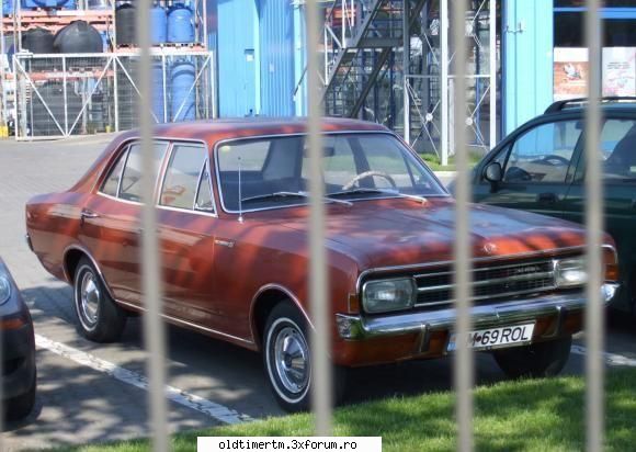 Clasice vazute pe strazile din Timisoara - Opel Rekord arata frumos atunci - UNIVERSUL CLASICELOR