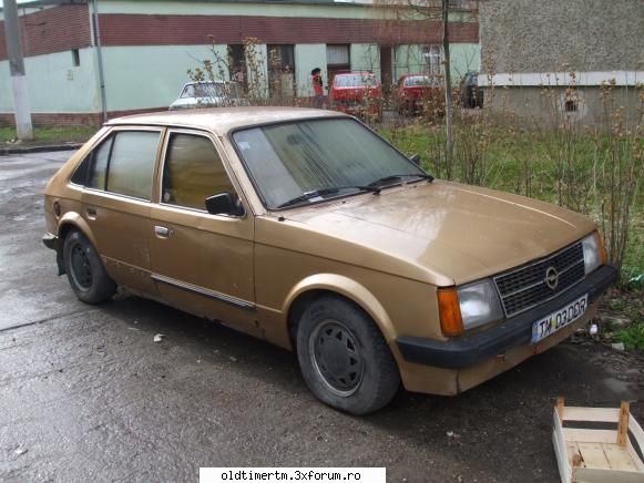 Clasice vazute pe strazile din Timisoara - asv - UNIVERSUL CLASICELOR