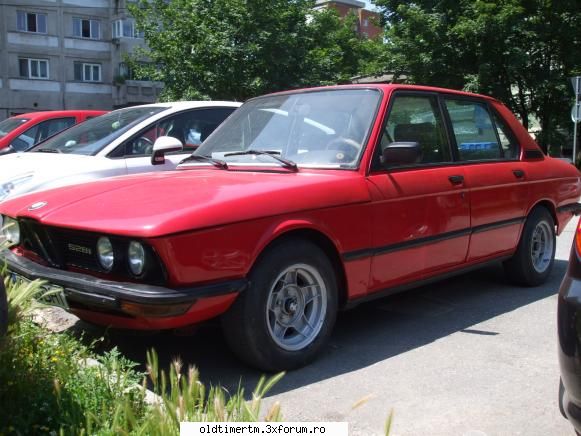 Clasice vazute pe strazile din Timisoara - 5.BMW 528i prima generatie -arata foarte - UNIVERSUL CLASICELOR