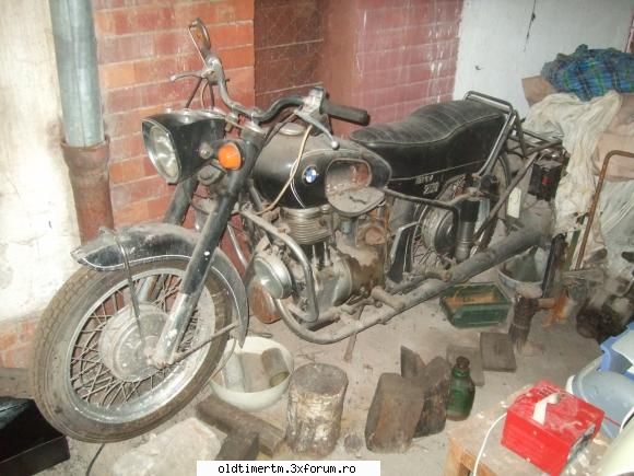 Clasice vazute pe strazile din Timisoara - in celasi garaj era si un BMW R25 pe care - UNIVERSUL CLASICELOR