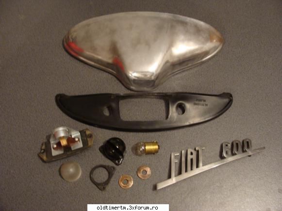 FIAT-ul 600 al lui Marczello - lampa stop: Lustruita. Inlocuita cu tot cu - RESTAURARI