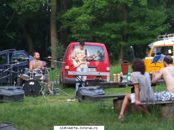 Intalnirea broscutelor Timisoara 2010 - a cantat si o trupa live - EVENIMENTE IN TARA