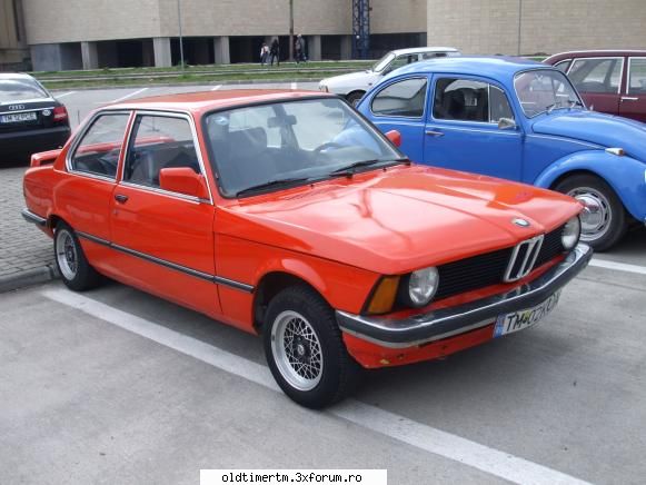 Intalniri in Timisoara 2010 - BMW 316 vopsit intr-un superb portocaliu - INTALNIRI OLDTIMER CLUB TIMISOARA