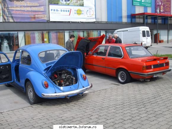 Intalniri in Timisoara 2010 - verificari si mici reparatii la motor - INTALNIRI OLDTIMER CLUB TIMISOARA