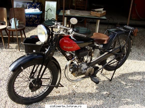 Motociclete clasice surprinse pe drum - la acelasi targ de antichitat - MOTOCICLETE VAZUTE PE STRAZILE PATRIEI