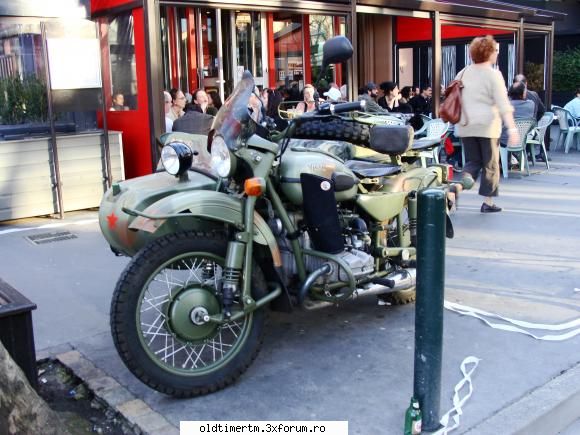 Motociclete clasice surprinse pe drum - Am surprins acest frumos - MOTOCICLETE VAZUTE PE STRAZILE PATRIEI