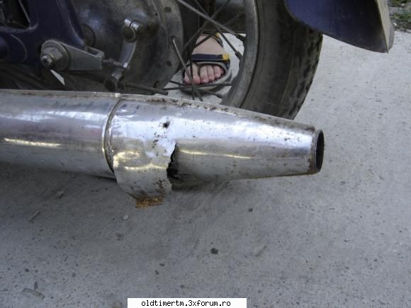 Motociclete clasice surprinse pe drum - dupa cateva ture a facut - MOTOCICLETE VAZUTE PE STRAZILE PATRIEI