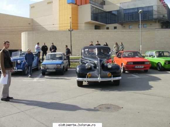 Parada Toamnei 2010 - sosirea Buick-ului - INTALNIRI OLDTIMER CLUB TIMISOARA