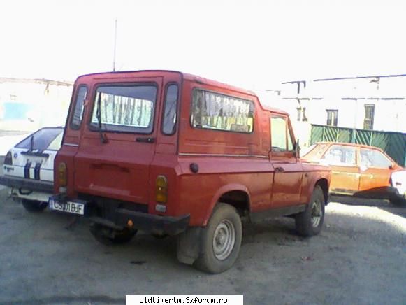 Poze cu Aro 24 - 243 care asteapta sa fie taiat la poarta - ARO