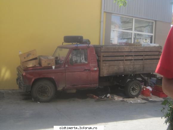 Poze cu Aro 24 - Aro 320 venit din Dolj la Piata de Sud - ARO