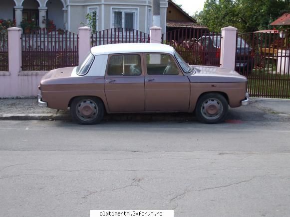 Poze cu Dacia 1100 - masina asta face in fiecare an o excursie la mare - DACIA