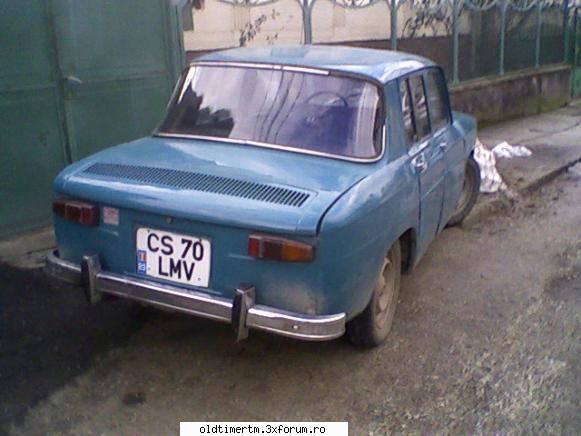 Poze cu Dacia 1100 - alta Dacie 1100, o tine omu in curte, e a unui - DACIA