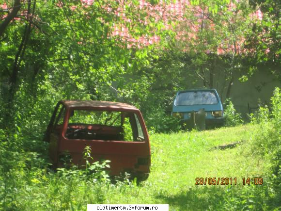 Poze cu Dacia 500 Lastun - un lastun si un schelet...nimeni pe acolo sa - DACIA