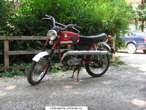 Poze cu Mobra 50 - Trecand anii, designul batranei Mobra a fost - MOTOCICLETE VAZUTE PE STRAZILE PATRIEI