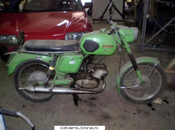 Poze cu Mobra 50 - Verde Kivi... O alta nuanta de culoare foarte rar - MOTOCICLETE VAZUTE PE STRAZILE PATRIEI