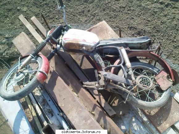 Poze cu Mobra 50 - Din pacate astazi, batranele si uitatele motorete - MOTOCICLETE VAZUTE PE STRAZILE PATRIEI