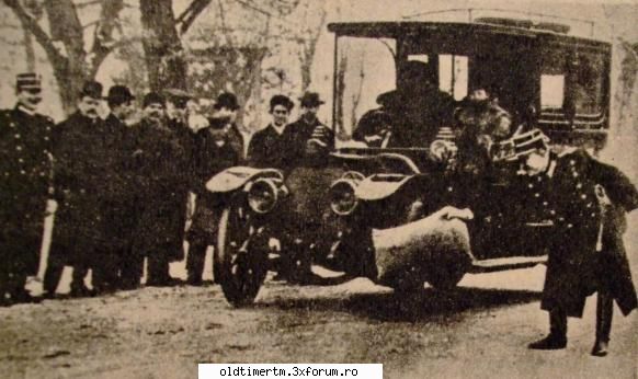 Primul examen de conducere 1908 - fotografie cu proba de franare instantanee - ISTORIE