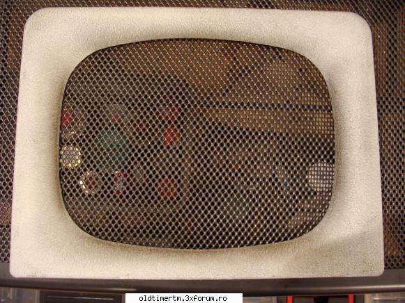 Reconditionare televizor Rubin 102 - masca ecranului este impaturita intr-un fel de - RESTAURARI