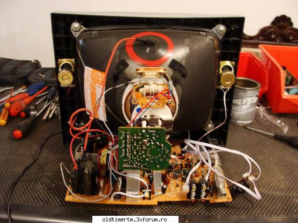 Reconditionare televizor Rubin 102 - se pare ca ecranul de la televizorul donator s-a - RESTAURARI