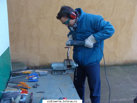 Restaurare Hoinar - curatarea fiecaror piese in parte de jeg / rugina - RESTAURARI