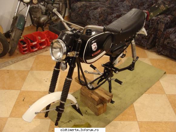 Restaurare Hoinar - si in sfarsit, arata a motocicleta - RESTAURARI