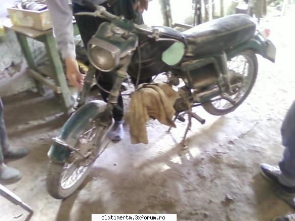 VAND Mobra 50 Super - Aceasta motoreta sta asa zacand acolo de peste 20 - VANZARI/CUMPARARI AUTO/MOTO