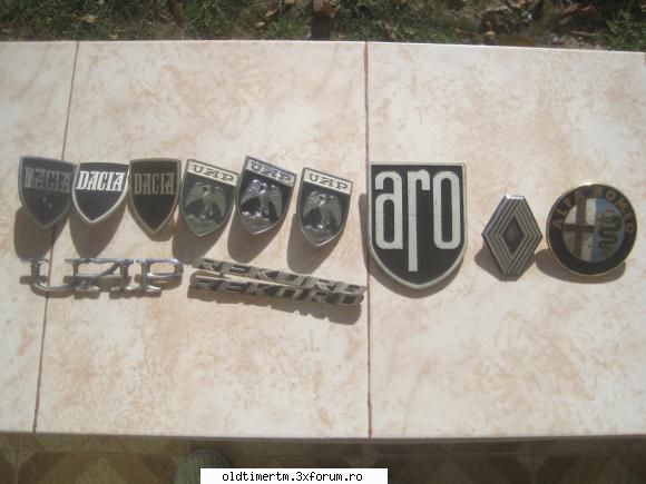 Vand embleme - Vand urmatoarele embleme: sigla UAP - 25 lei - VANZARI/CUMPARARI DIVERSE