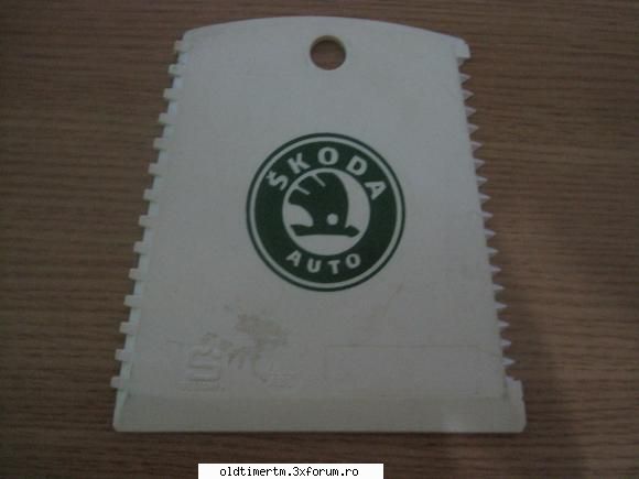 Vand embleme - Adaug si racleta asta cu Skoda - 15 lei - VANZARI/CUMPARARI DIVERSE