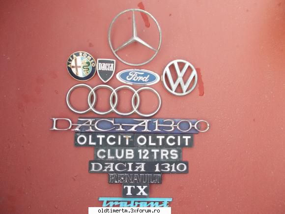 Vand embleme - fac un pachet cu astea ce apar in poze + scrisul - VANZARI/CUMPARARI DIVERSE