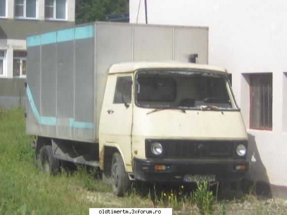 vazute prin tara - Rocar izoterma - in curtea spitalului judetean - TV/ROCAR